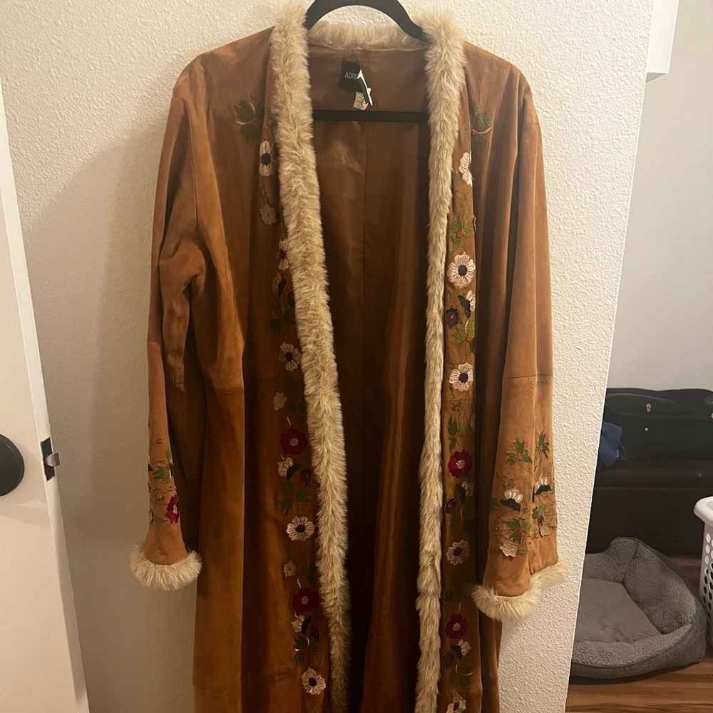 Vintage Adrienne Landau coat. Seriously gorgeous! Size M.